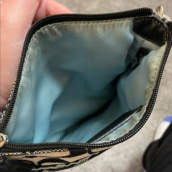 GC Coach Signature Black and Grey Cross Body Bag - Picture 9 of 9